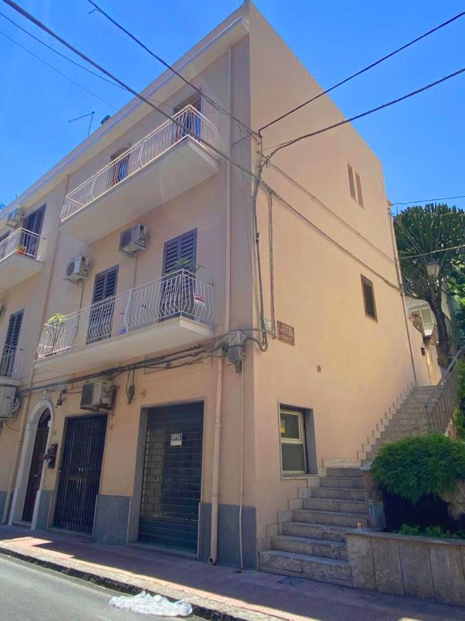 Casa Martina Apartment Giardini Naxos Luaran gambar