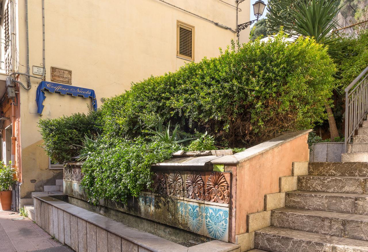 Casa Martina Apartment Giardini Naxos Bilik gambar