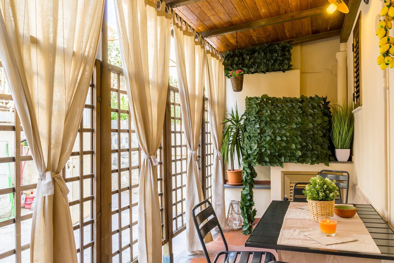 Casa Martina Apartment Giardini Naxos Bilik gambar